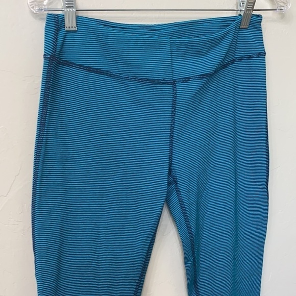 Patagonia blue striped leggings size medium - Picture 2 of 12